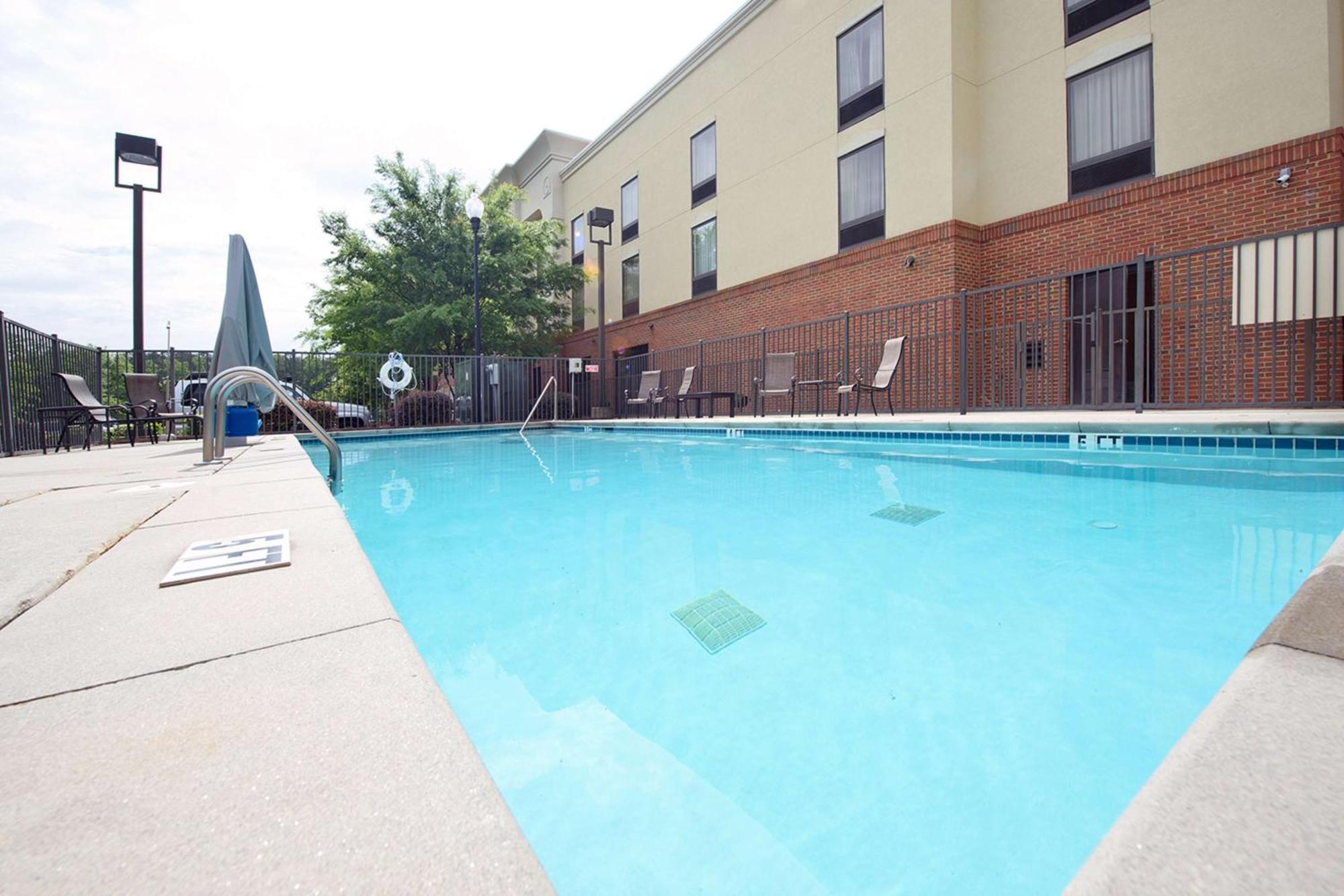Hampton Inn Fayetteville Exterior photo
