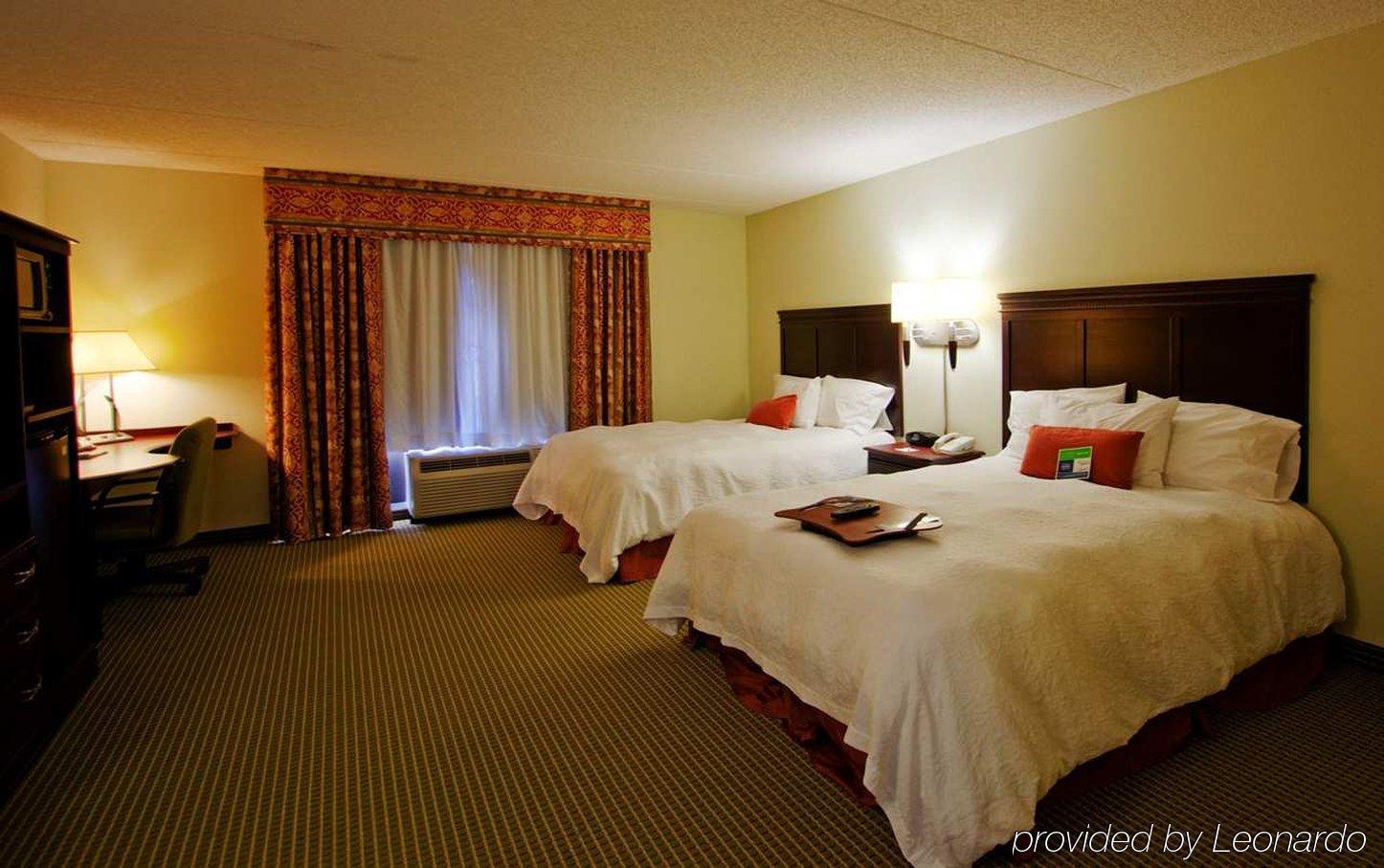 Hampton Inn Fayetteville Room photo