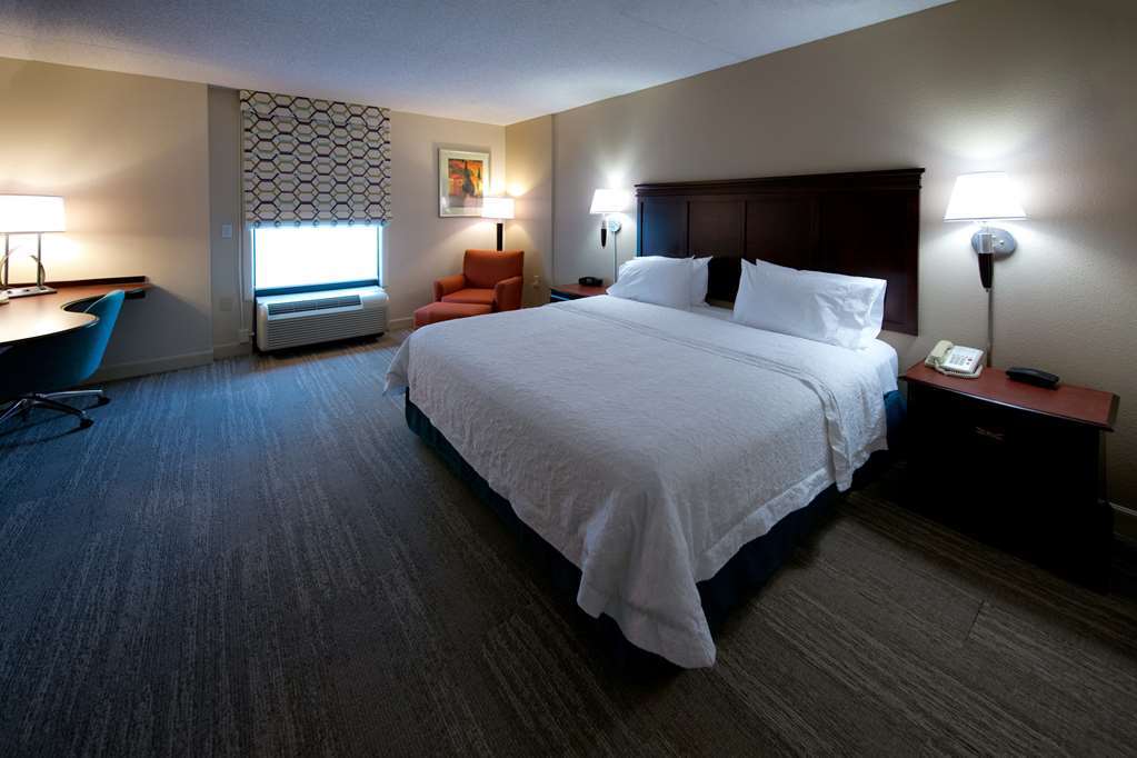 Hampton Inn Fayetteville Room photo