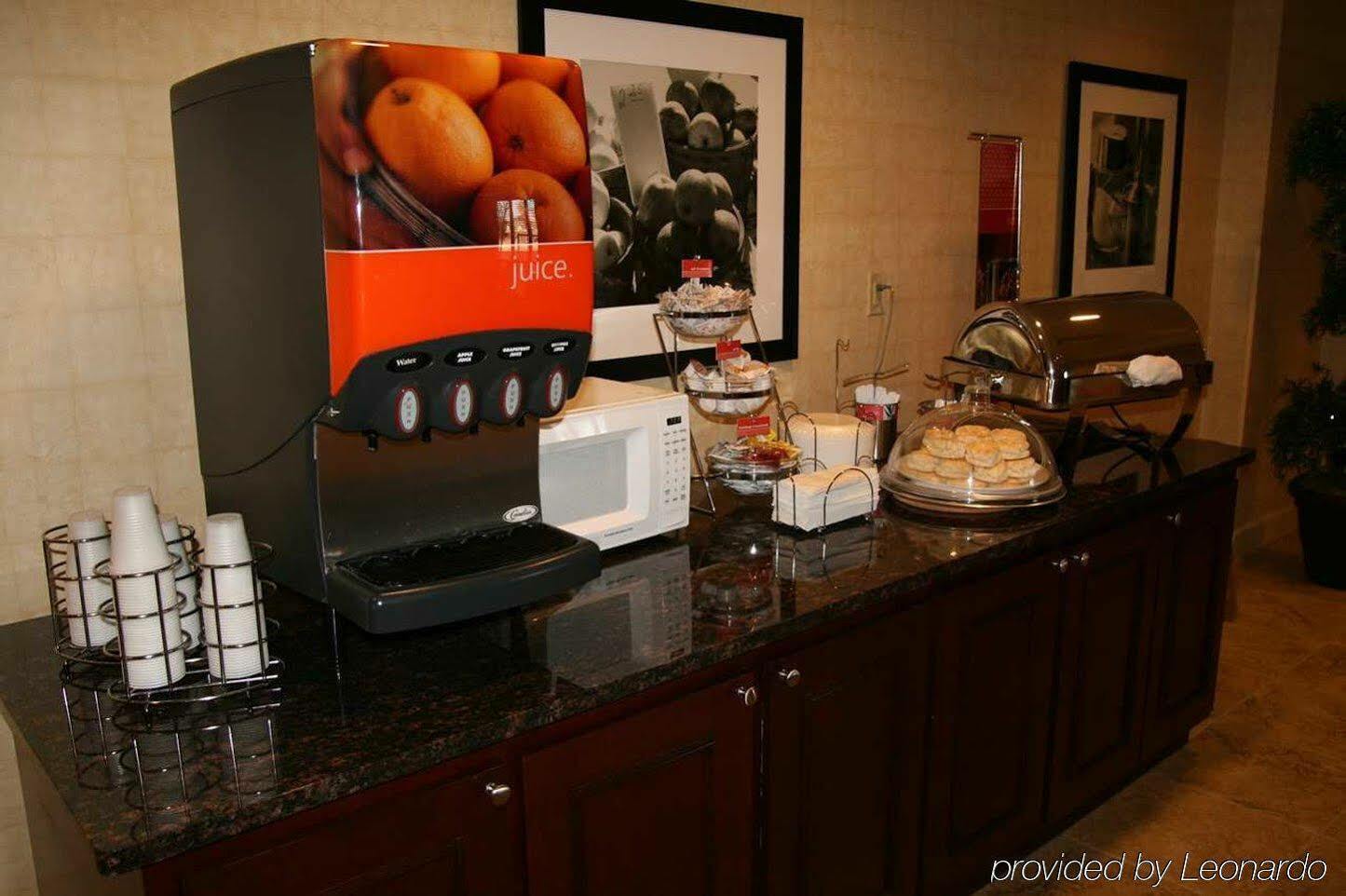 Hampton Inn Fayetteville Restaurant photo