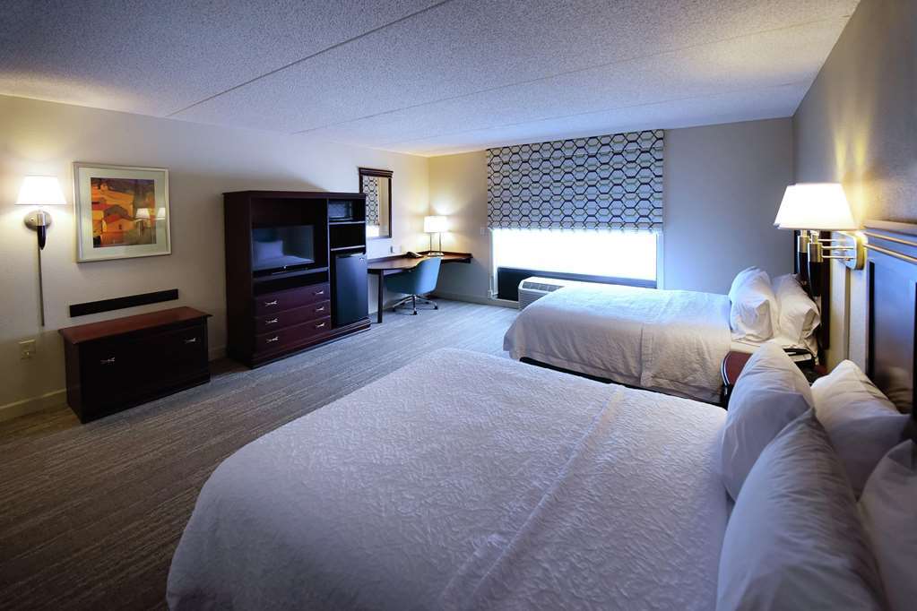Hampton Inn Fayetteville Room photo